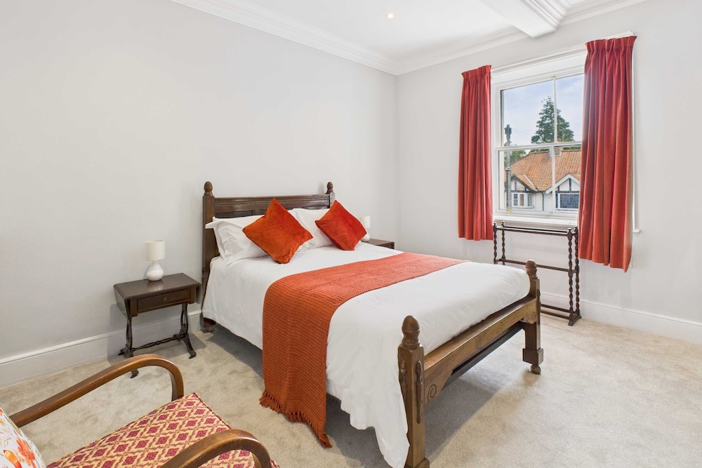 Host Stay Thornecroft