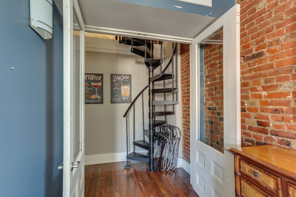 'kentucky Bourbon Loft' ~ Downtown Louisville