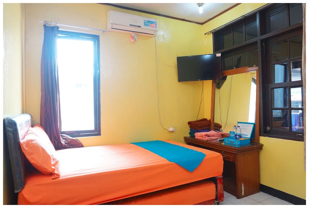 Budi House & Food Station