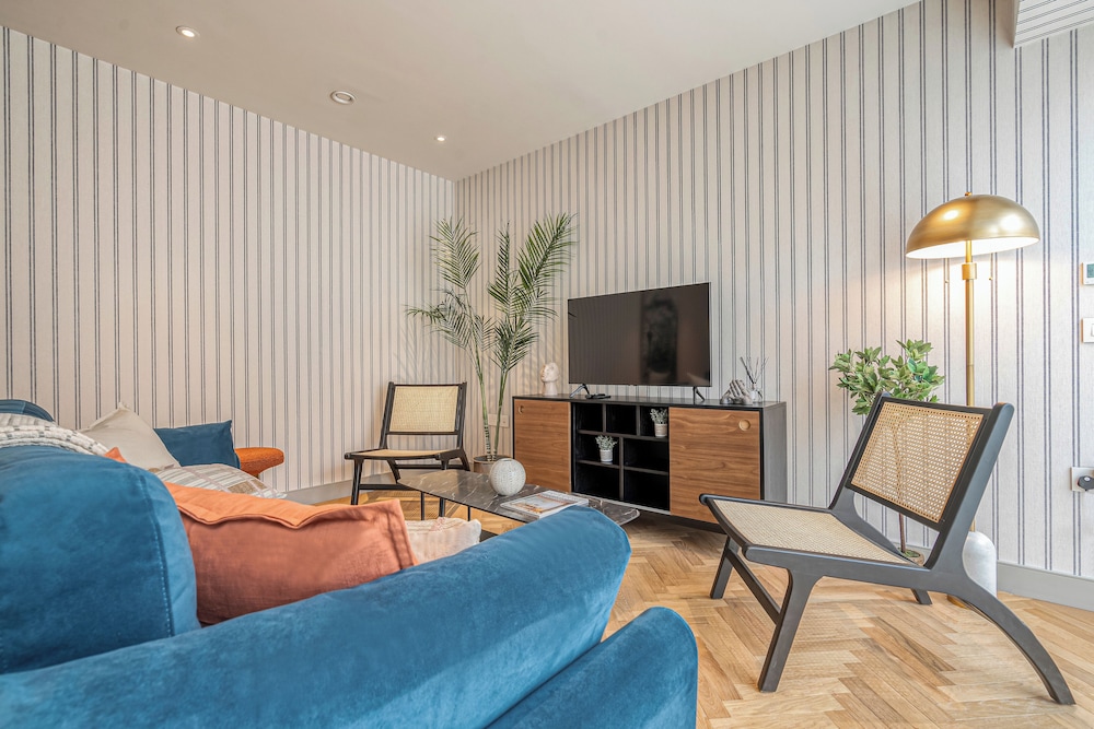 Luxury flats near Big Ben and London Eye