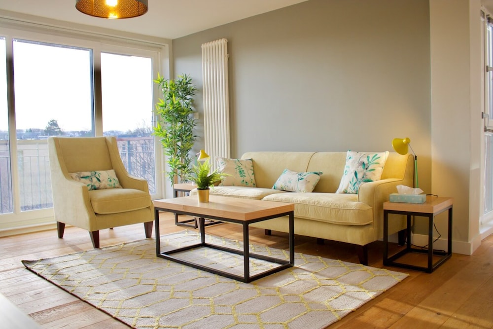 2 Bedroom Apartment With Parking
