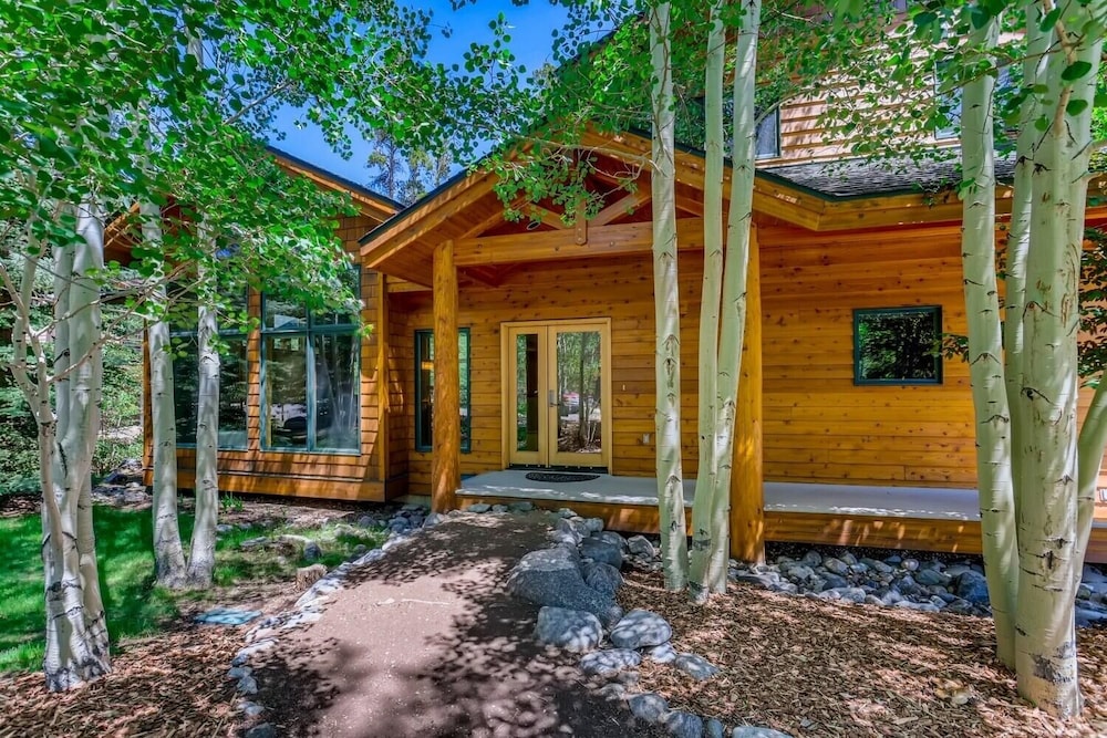 Frisco Cedar 225 4 Bedroom Home by RedAwning