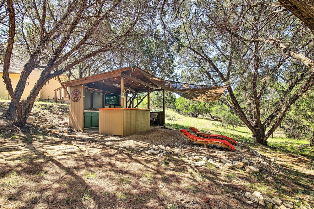 Updated Retreat With Game Room & Boat Ramp Access!