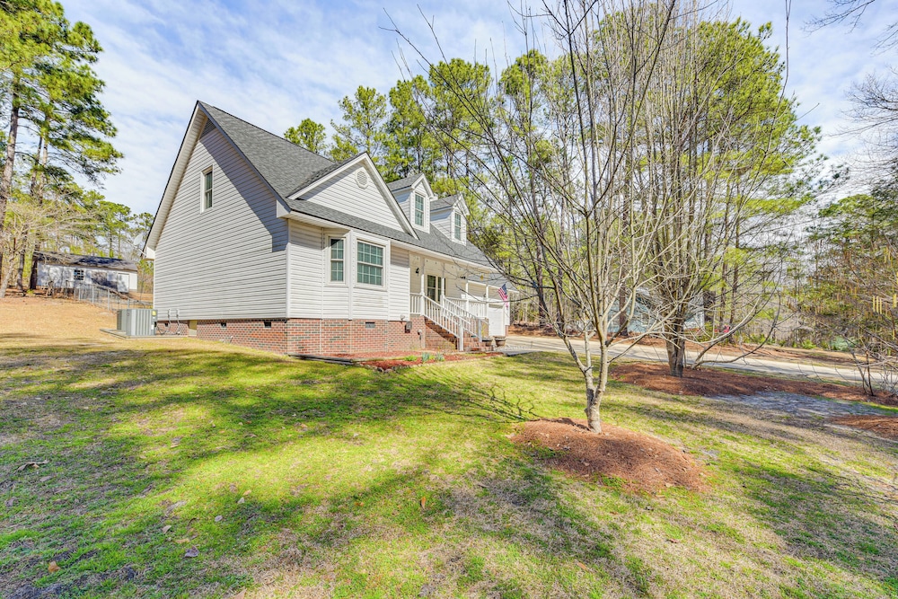 Cozy Couple's Getaway w/ Private Yard in Cameron