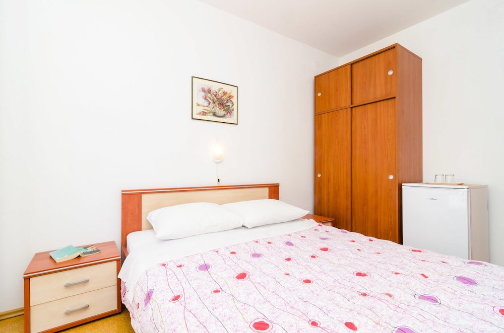 Cina Apartments
