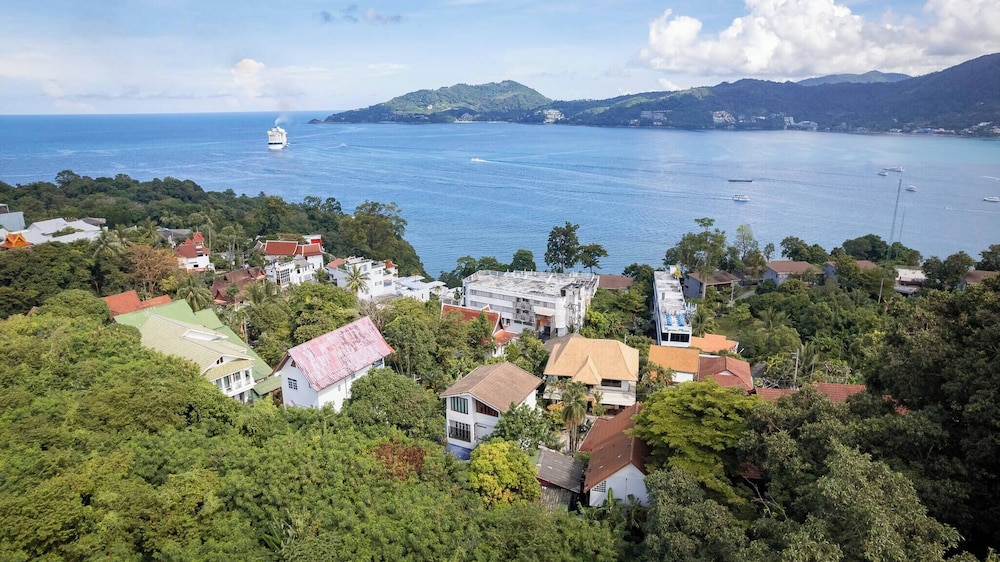 Luxurious 5-bedroom Pool Villa in Heart of Patong, Phuket