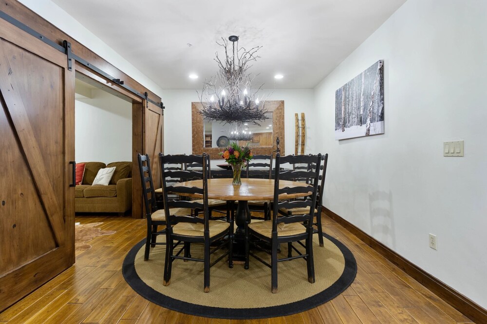 Trail's End Lodge at Deer Valley Resort - Two Bedroom Residence with Den and Spa #202 2 Condo