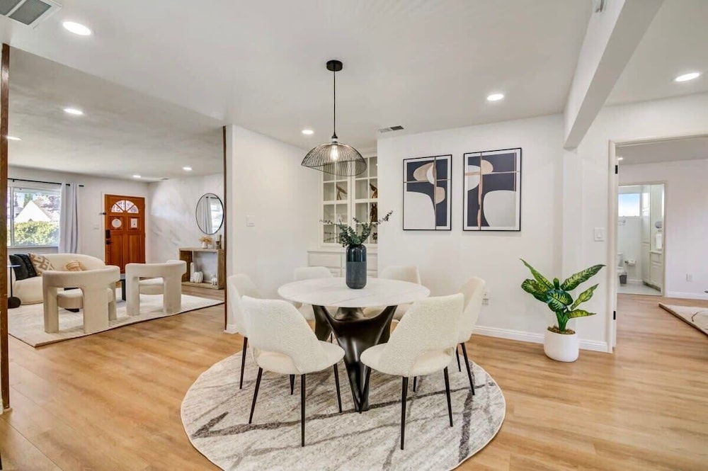 @ Marbella Lane - Stylish Cozy4br in Siliconvalley