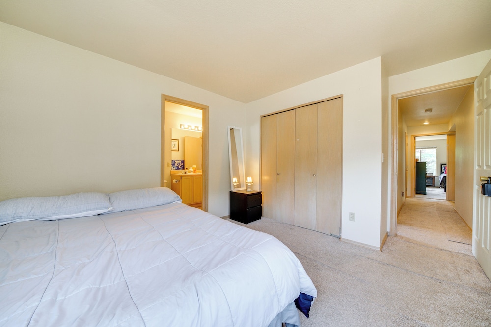 Walk to Hiking Trails: Renton Home w/ Fenced Yard!