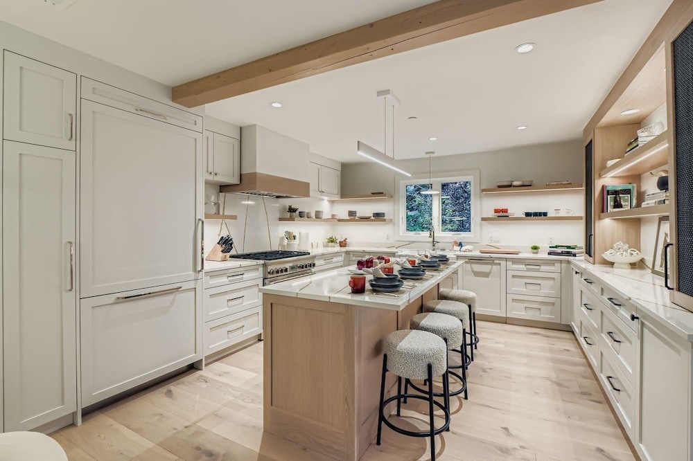 Old Town Luxe Retreat-walk To Main. Hottub-casita 173 4 Bedroom Home