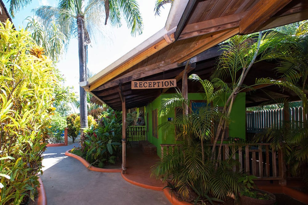 Sunrise Club Hotel Restaurant & Bar