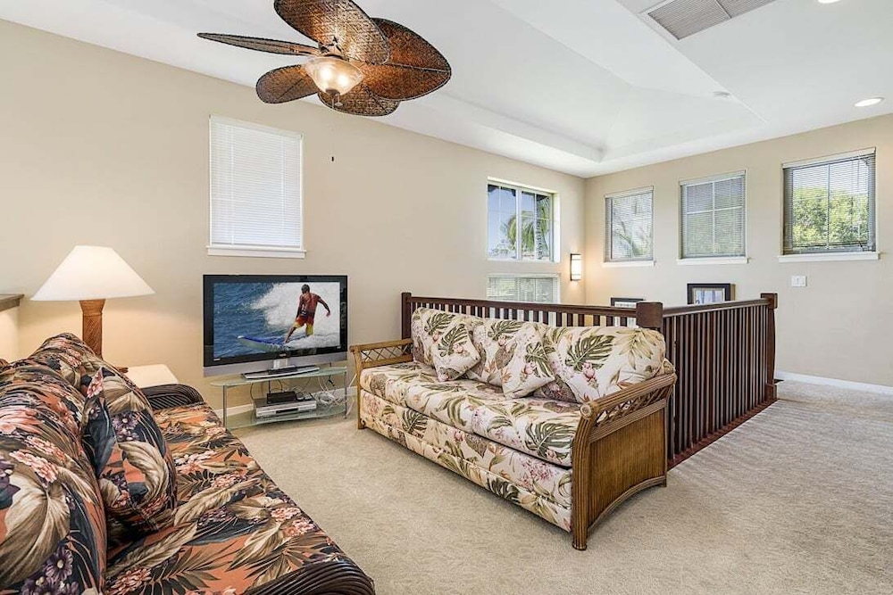 Prestigious Mauna Lani Resort - Luxurious End Unit - Large Private Lanai! -vrkcv