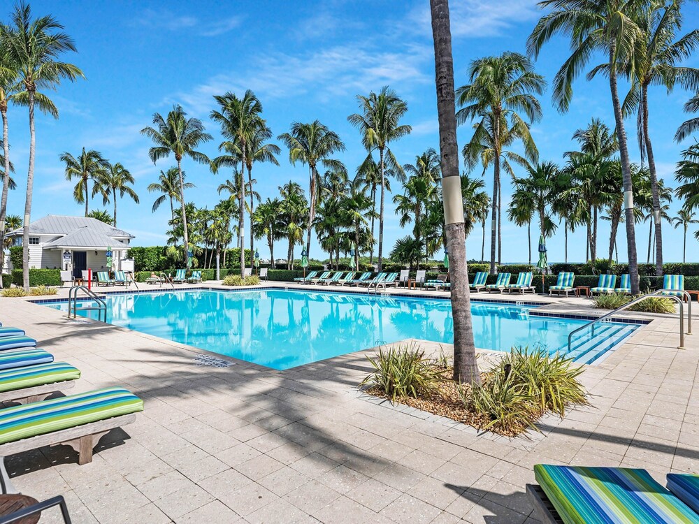 New Listing! Waterfront Villa W/ Boat Slip 3 Bedroom Townhouse by RedAwning view 5