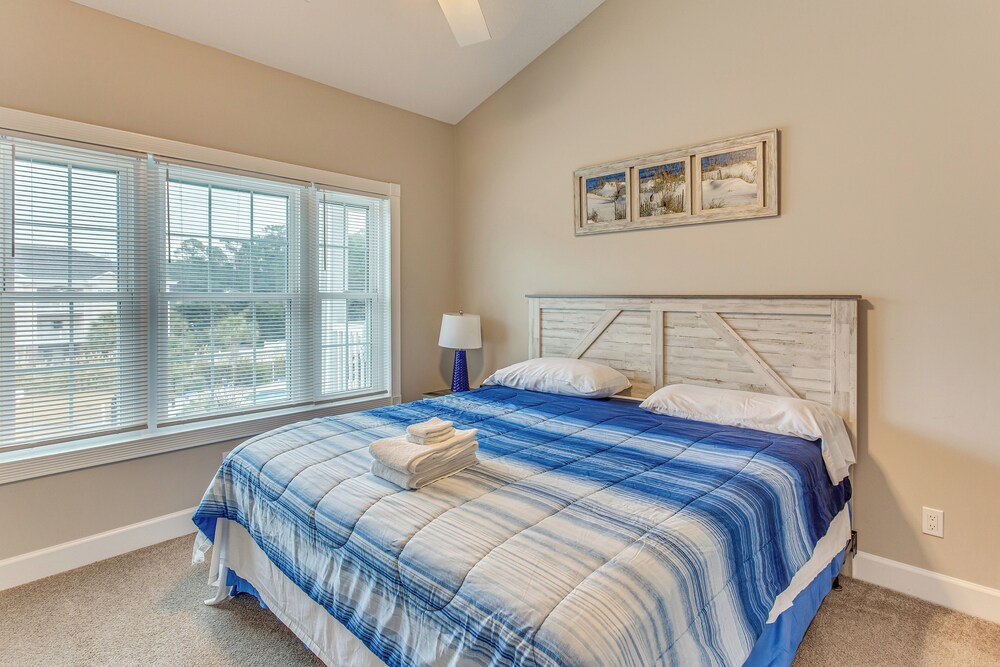 2 Mi to Ocean: Myrtle Beach Condo w/ Balcony