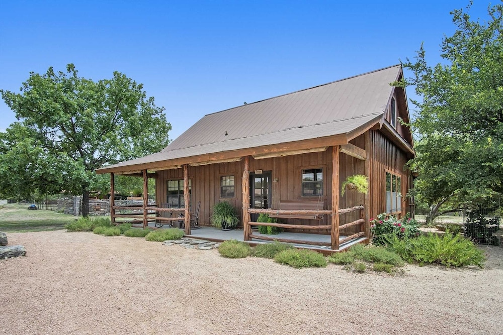 Sistercreek Ranch - Other Cabin 2 Bedroom Cabin