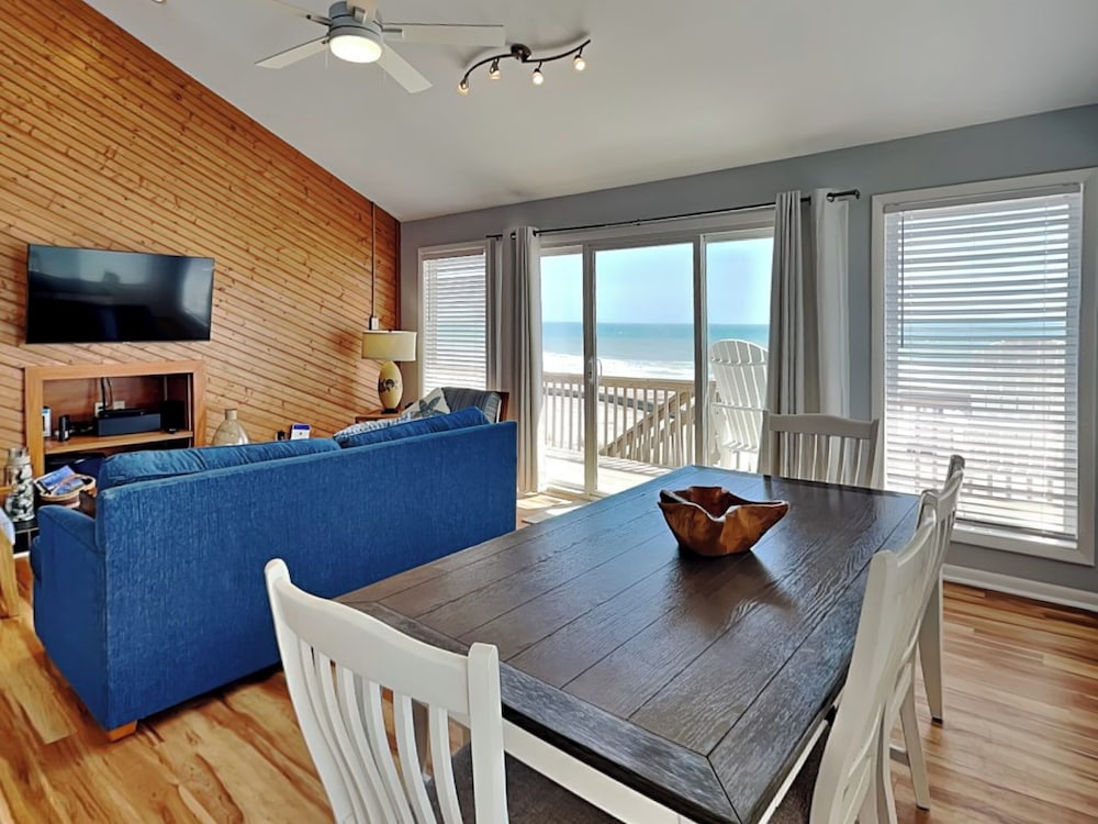 Hicks by Topsail Realty