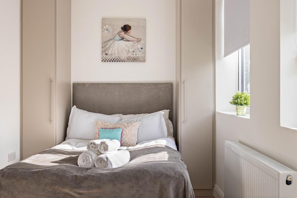 Picktheplace Kensington Lux Apartments