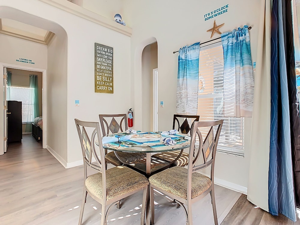 Family Villa w Pool Gameroom-low September Rates