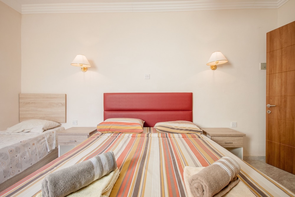 Merill Pool and Sea, Penthouse Apart 7 view 3