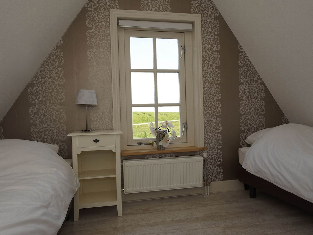 Cozy Villa in Wieringer Style near Wadden Sea view 3