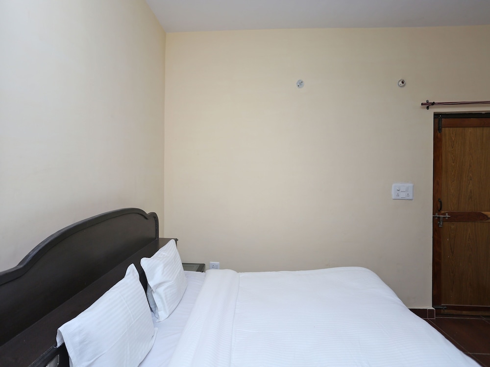 OYO 12312 Home Lake View 2 BHK Bhimtal