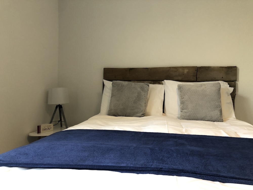 Sapphire Suite Sasco Apartments view 2