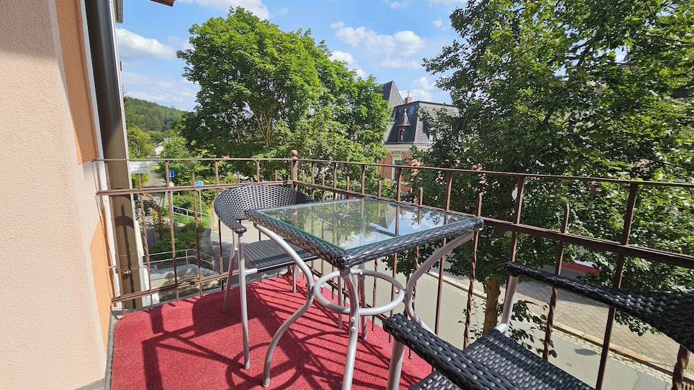 Pension Weiße Rose I Frühstück Parkplatz