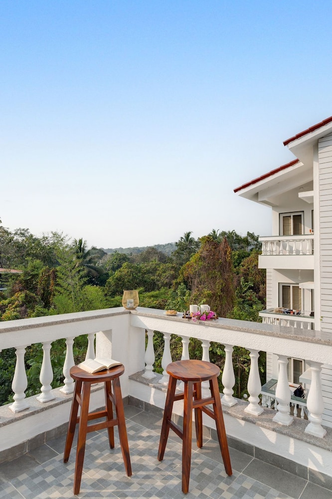 AquaVista Assagao Residency