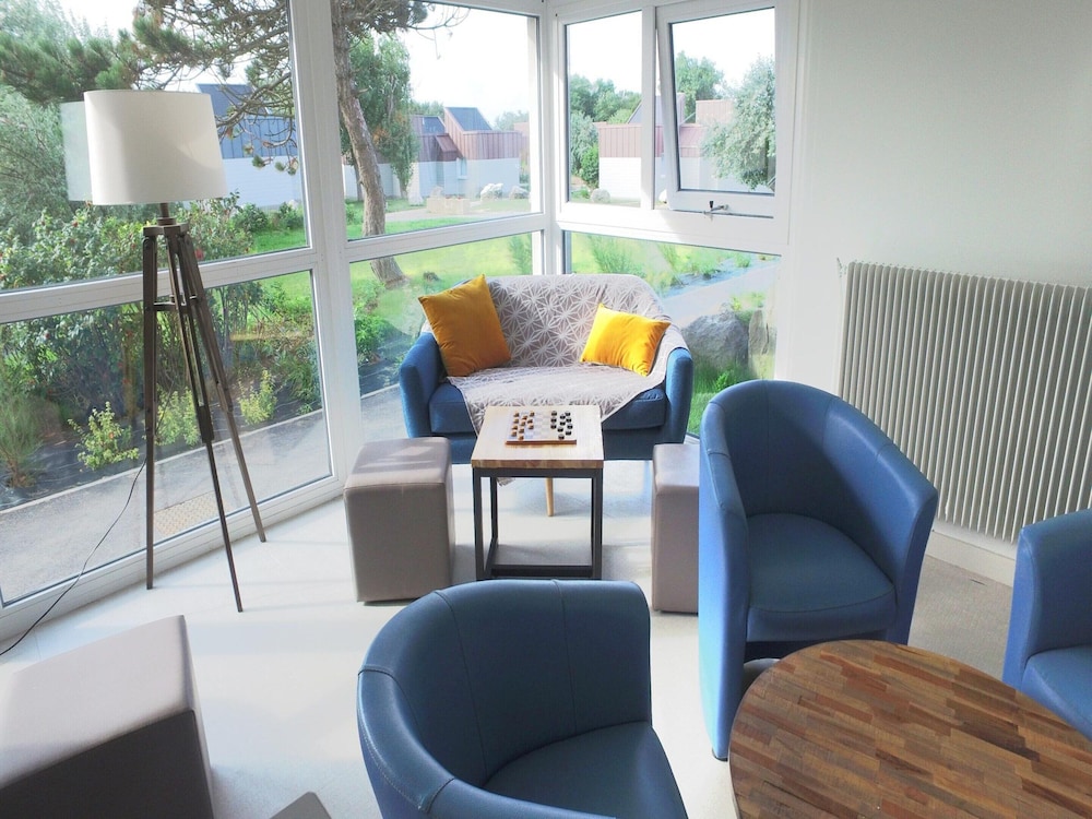 Family-friendly Retreat on the Opal Coast