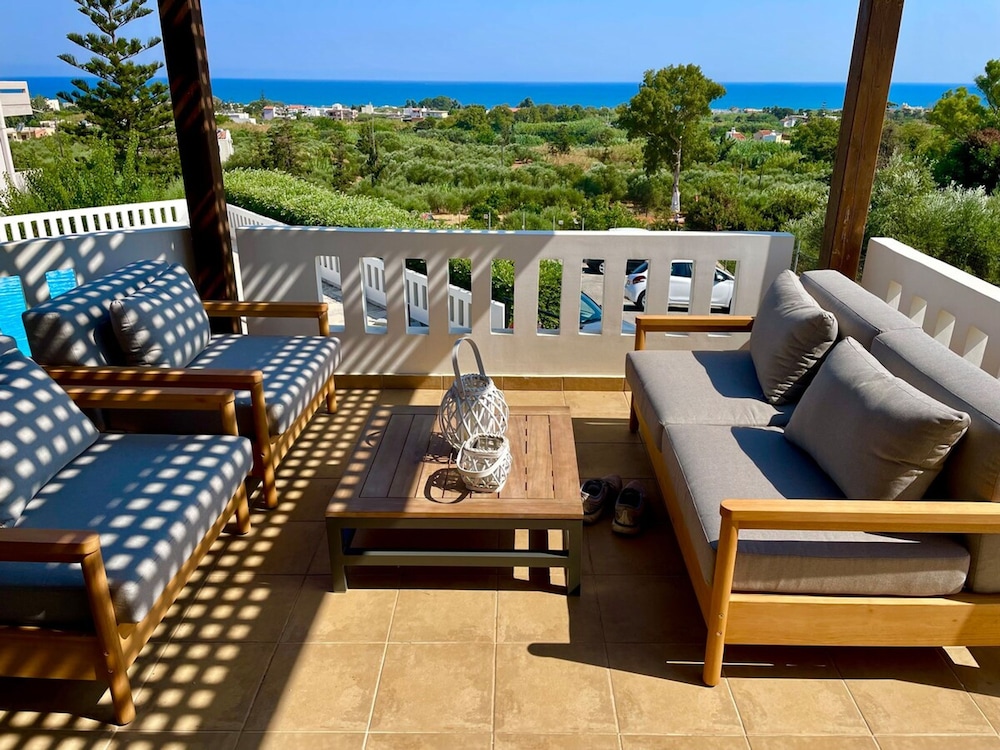 Villa Cook With Pool and Terraces With sea Views