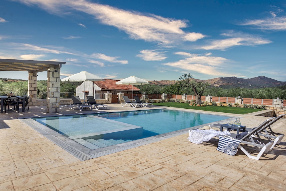 Villa Chara by Estia view 4