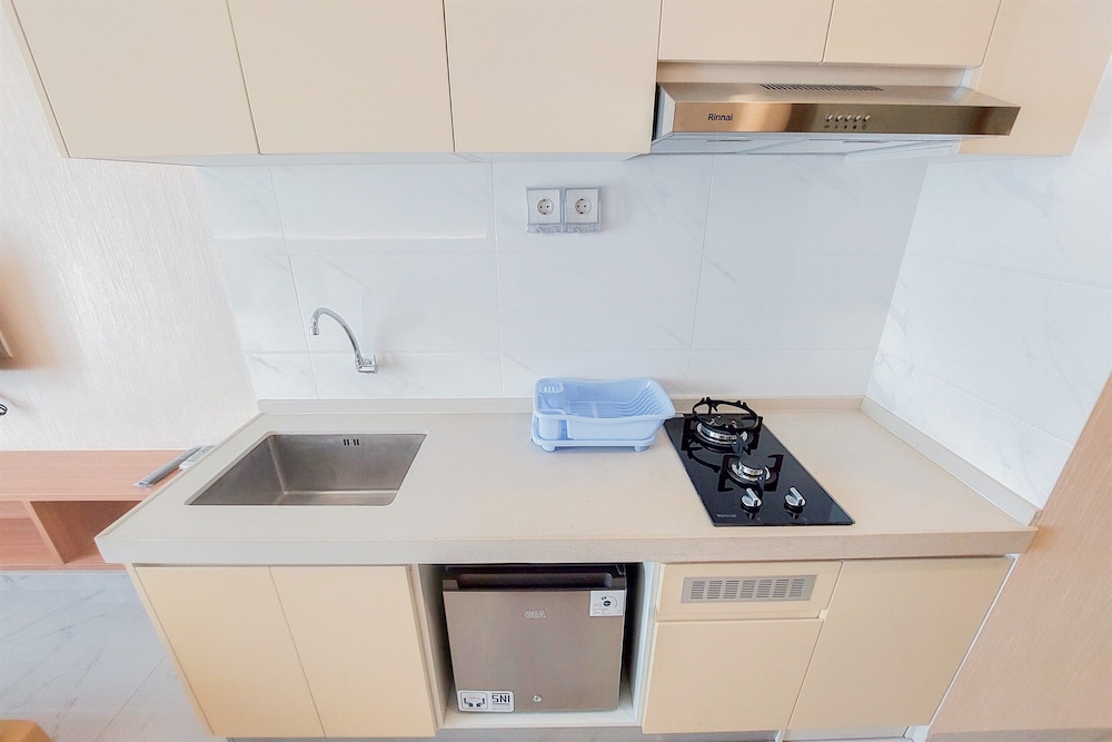 Well Furnished And Nice Studio Sky House Bsd Apartment