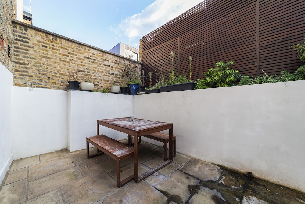 outdoor bbq area
