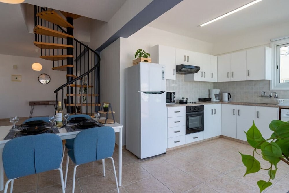 Chloris 3- Bedroom Apartment in Larnaca