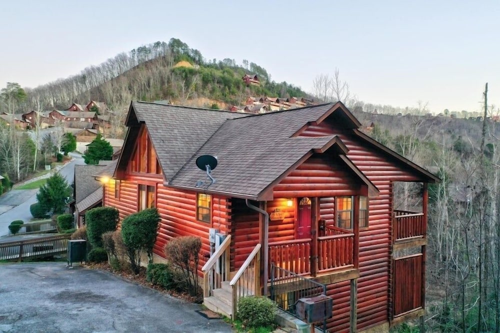 All Ya Need 4 Bedroom Cabin