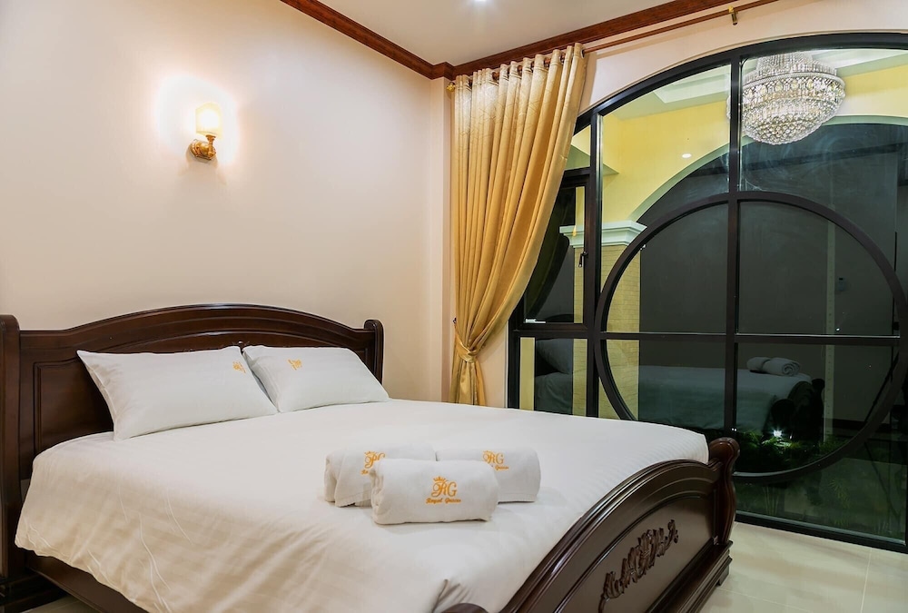 Royal Graces Luxury view 2