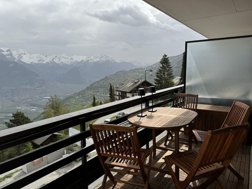 Lovely Apartment in Valley and Hills