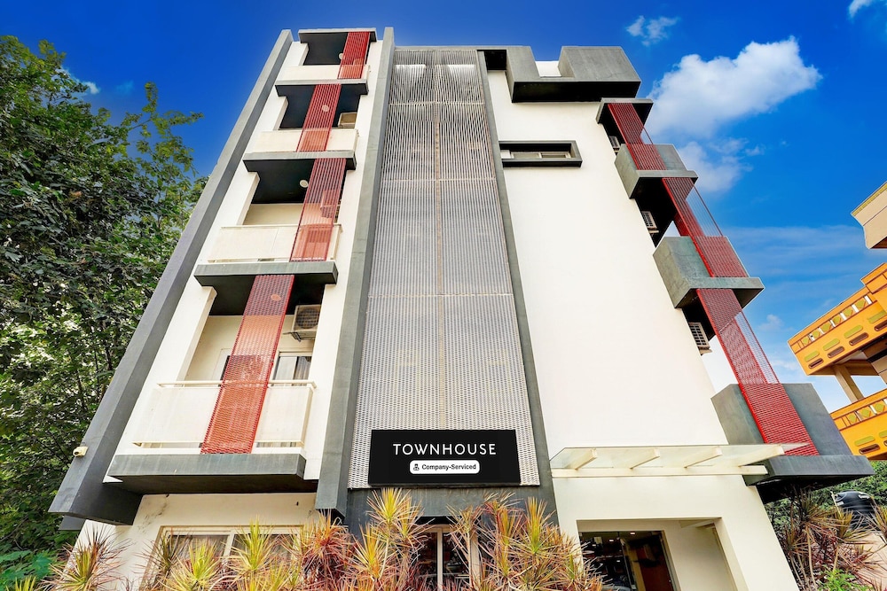 Super Townhouse Hebbal Bhadrappa Layout