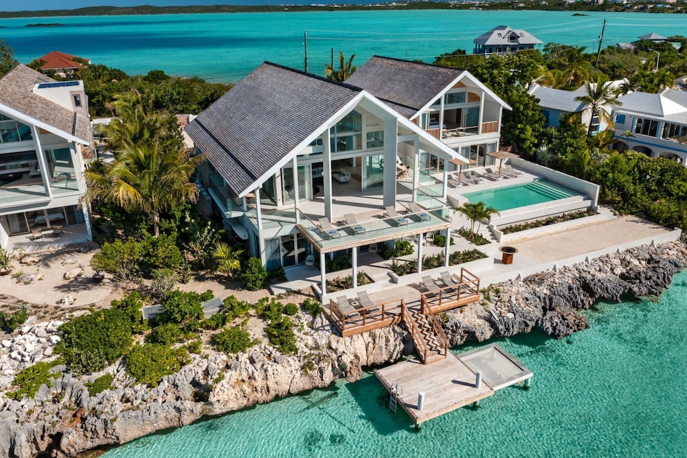 La Mer Villa South Oceanfront Luxury on Sapodilla Bay
