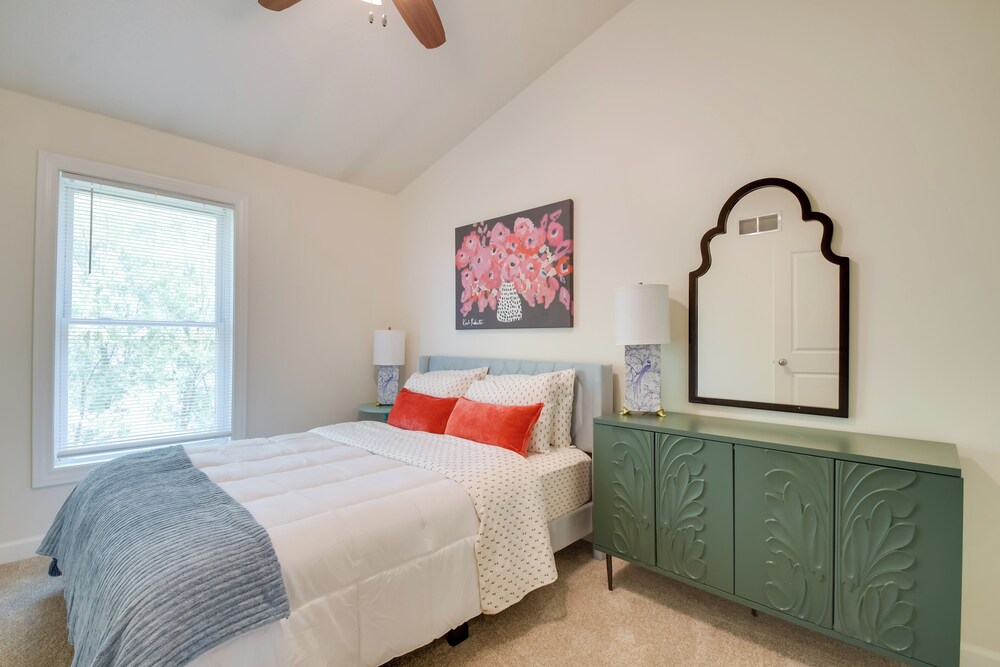 2 Mi to TBK Bank Sports Complex: Townhome w/ Patio