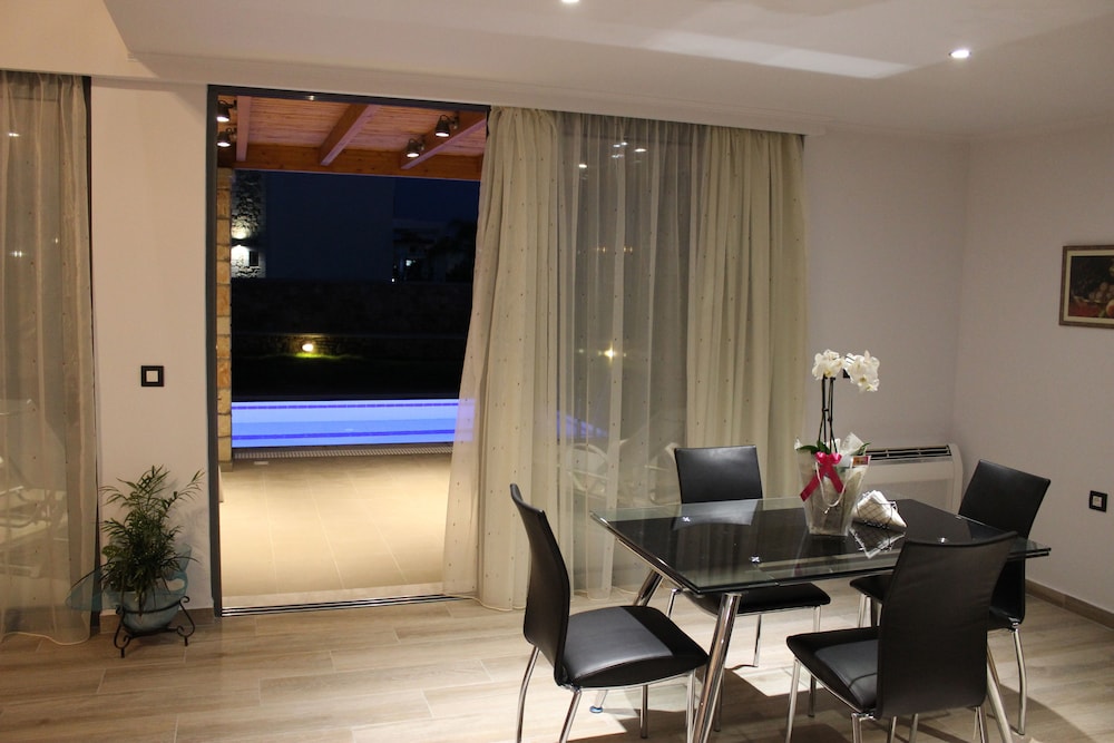 Estrella Villas