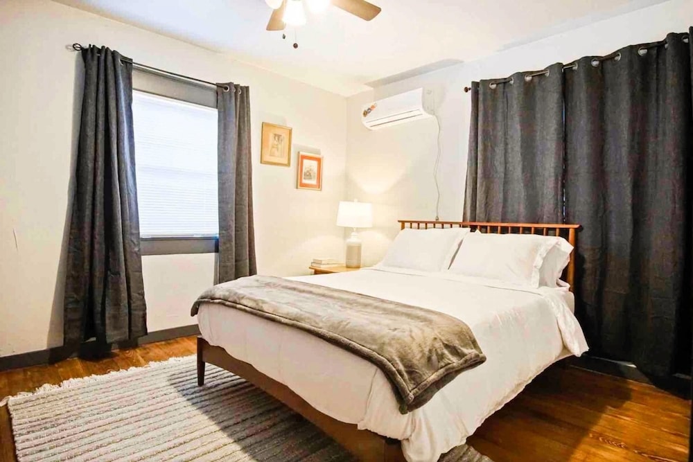 Oklahoma City Vacations - 3-story 6-bedroom 4 Bathrooms 3min-asian Dist - Property Image 86