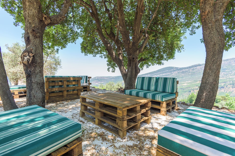 LAuberge de Douma Full House in Batroun