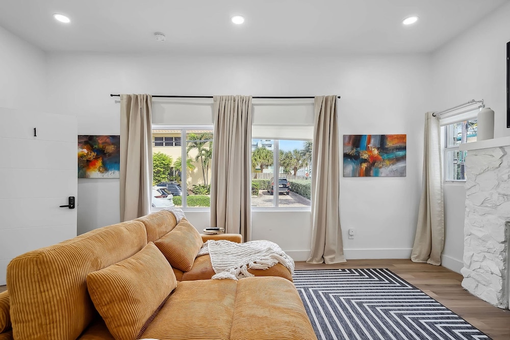 Casa Roselle 1 in Hollywood