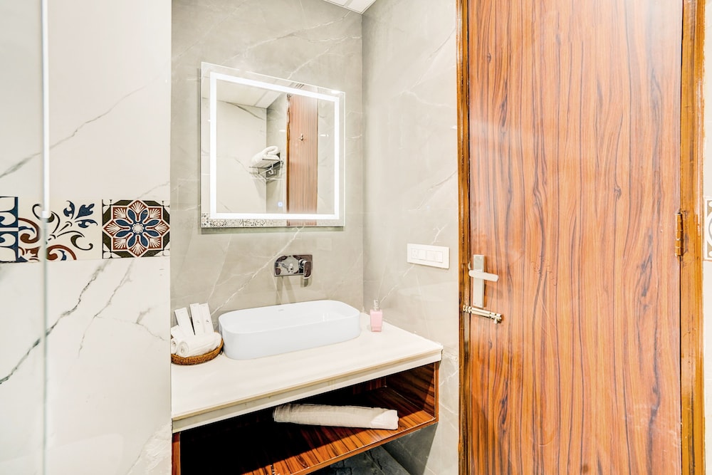 Alaya Stays Serene Woods Hotel Near Mall Road