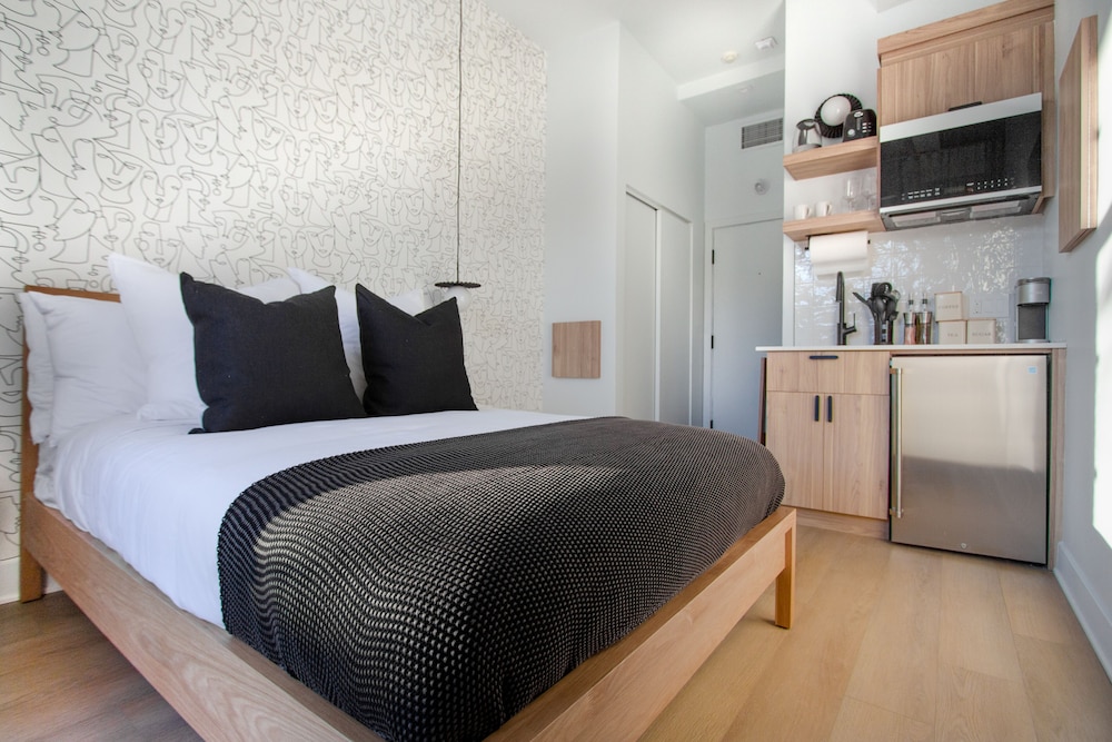 Unique Stays - 4119 St-Denis - Image 3