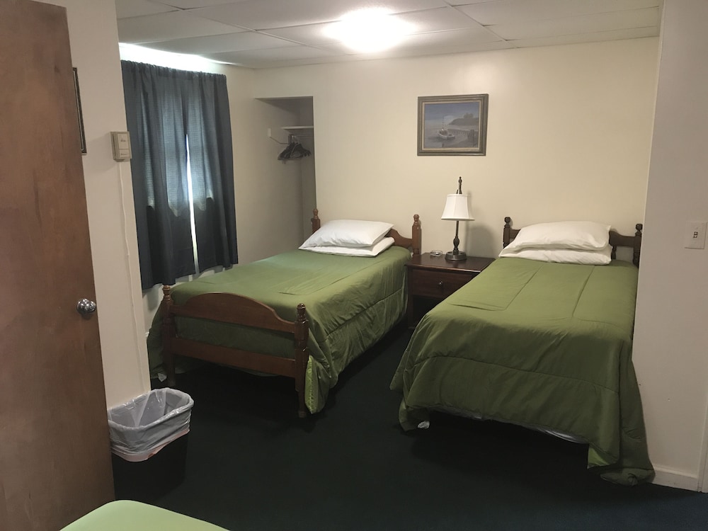 The Evergreen Motel