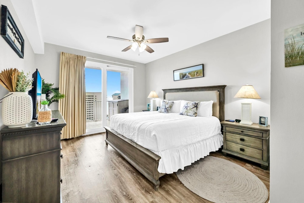 Laketown Wharf 906
