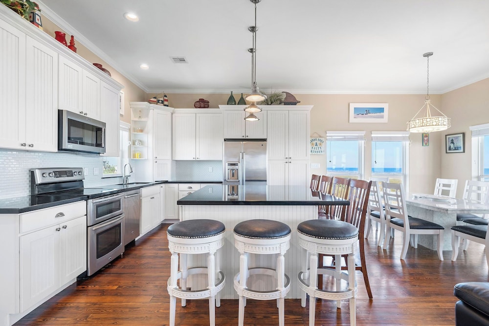 Beach Heaven by Ryson Vacation Rentals