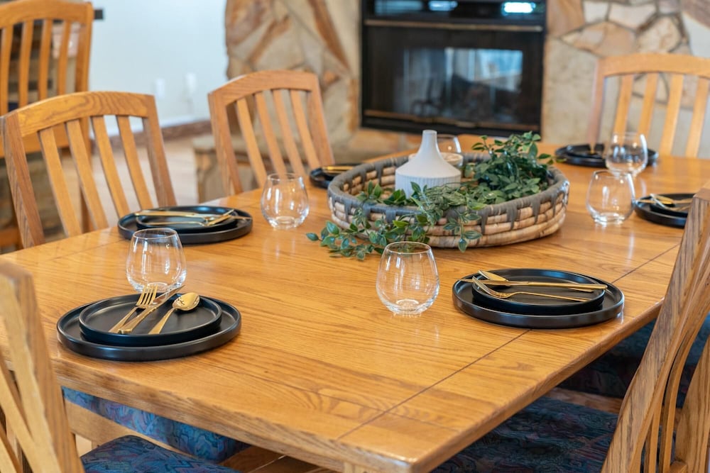 The Caribou Lodge No Service Fees Hottub